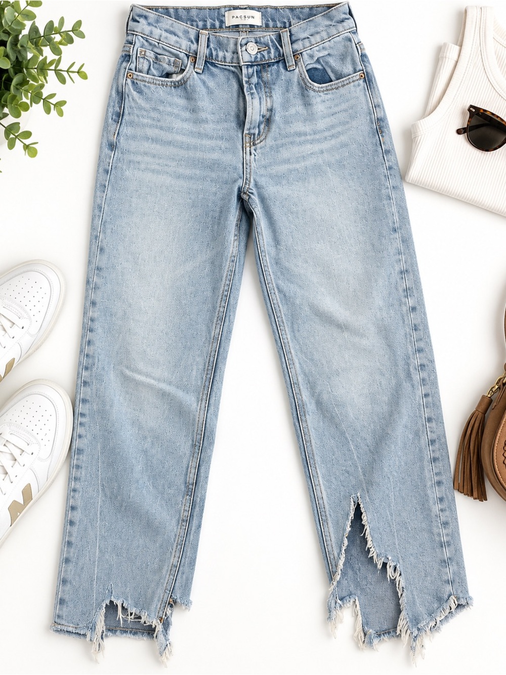 PacSun Light Wash Distressed Women's Jeans